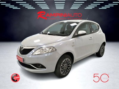 Lancia Ypsilon 0.9 TwinAir 85 CV 5 porte Metano Ecochic Silver