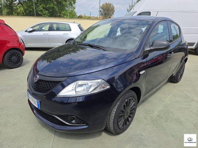 Lancia Ypsilon 1.0 FireFly 5 porte S&S Hybrid Silver Plus usata