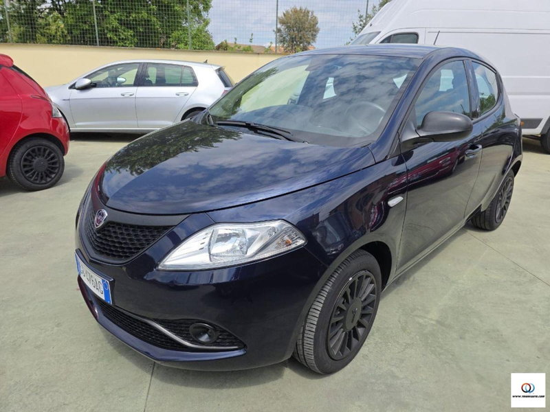 Lancia Ypsilon 1.0 FireFly 5 porte S&S Hybrid Silver Plus