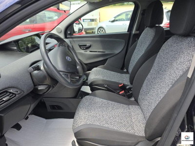 Lancia Ypsilon 1.0 FireFly 5 porte S&S Hybrid Silver Plus (8)