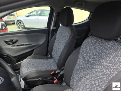 Lancia Ypsilon 1.0 FireFly 5 porte S&S Hybrid Silver Plus (9)