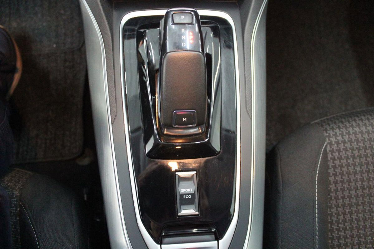 Peugeot 308 SW BlueHDi 130 S&S EAT6 Business (17)