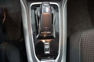 Peugeot 308 SW BlueHDi 130 S&S EAT6 Business (17)