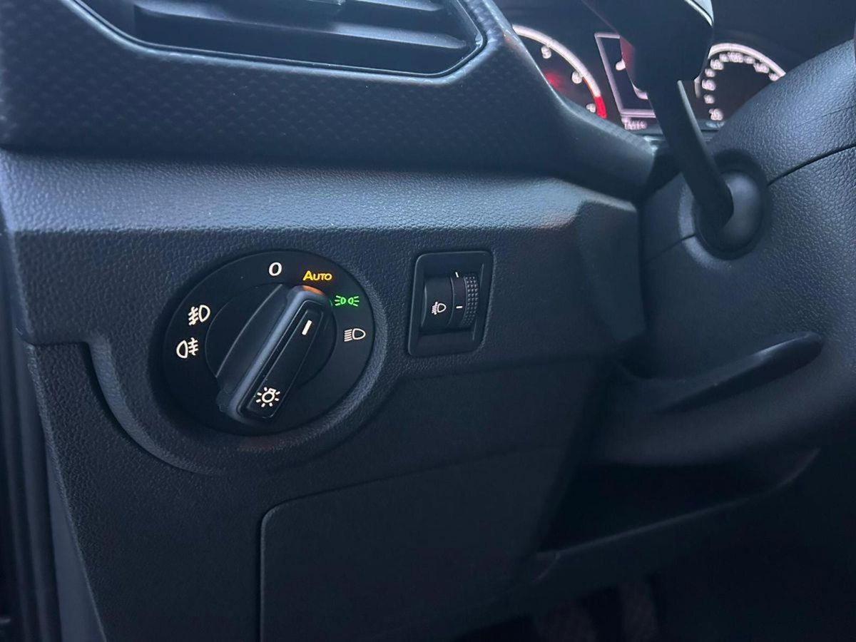 Volkswagen T-Cross 1.0 TSI Sport (10)