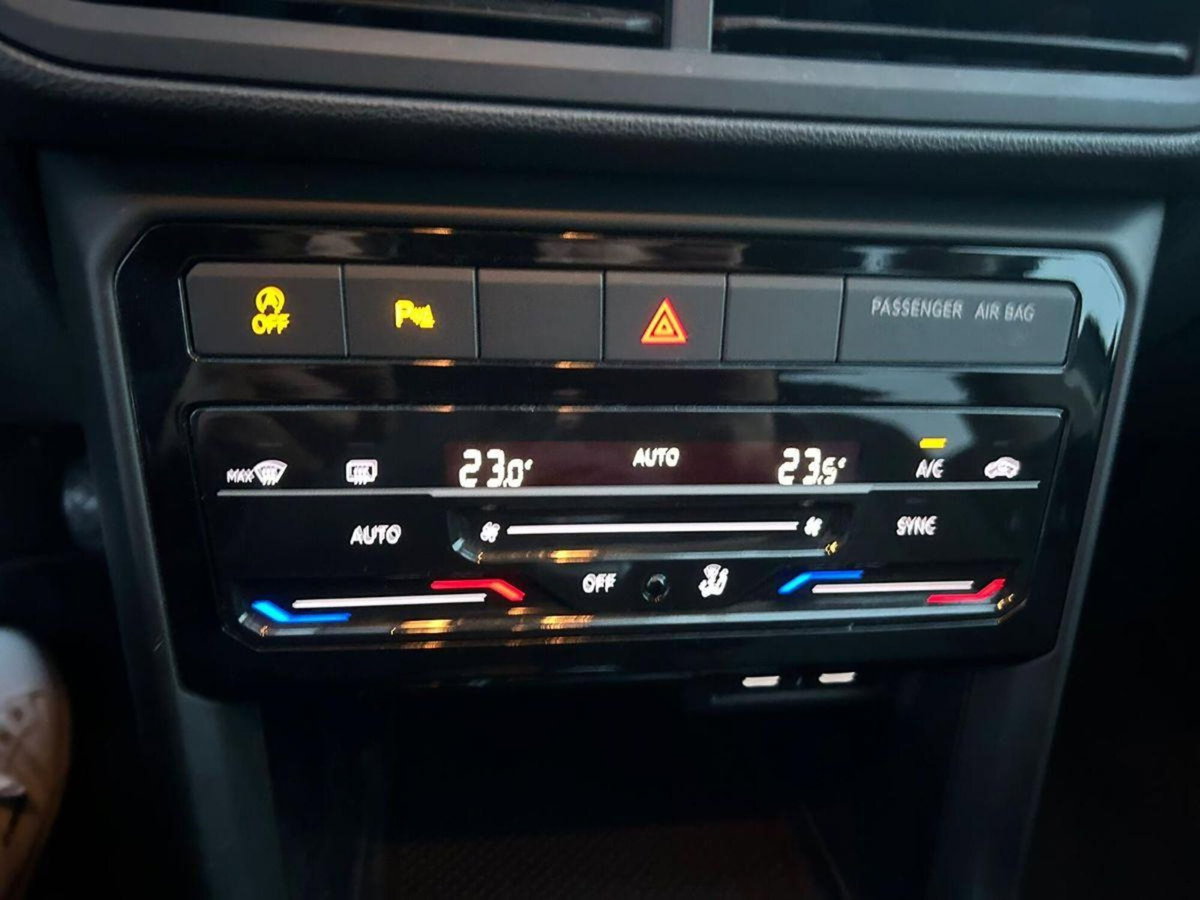 Volkswagen T-Cross 1.0 TSI Sport (16)