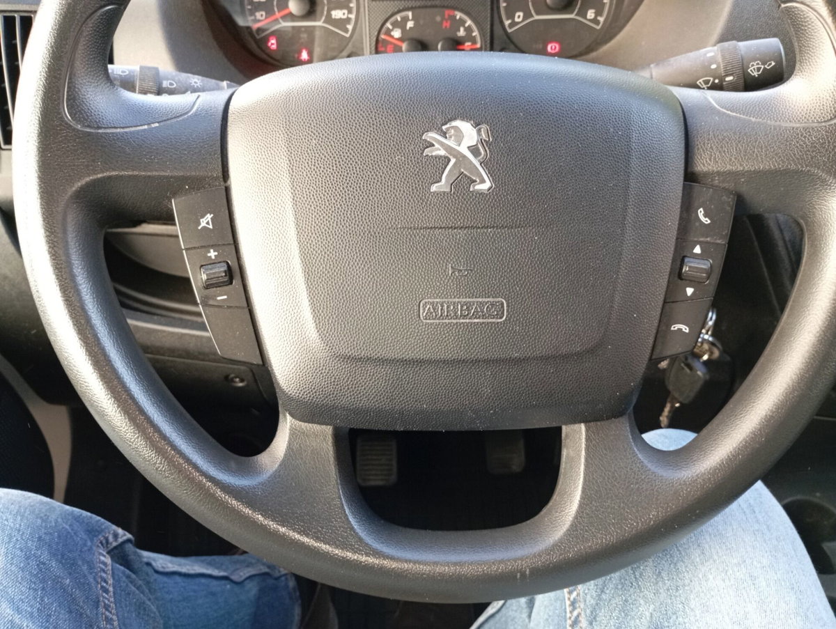 Peugeot Boxer Furgone 335 2.2 BlueHDi 140 S&S PM-TM Furgone Vetrato (11)