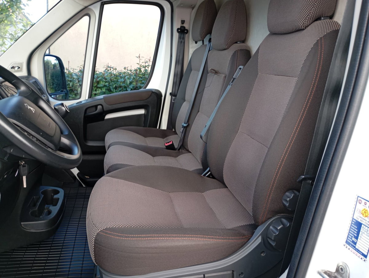 Peugeot Boxer Furgone 335 2.2 BlueHDi 140 S&S PM-TM Furgone Vetrato (9)