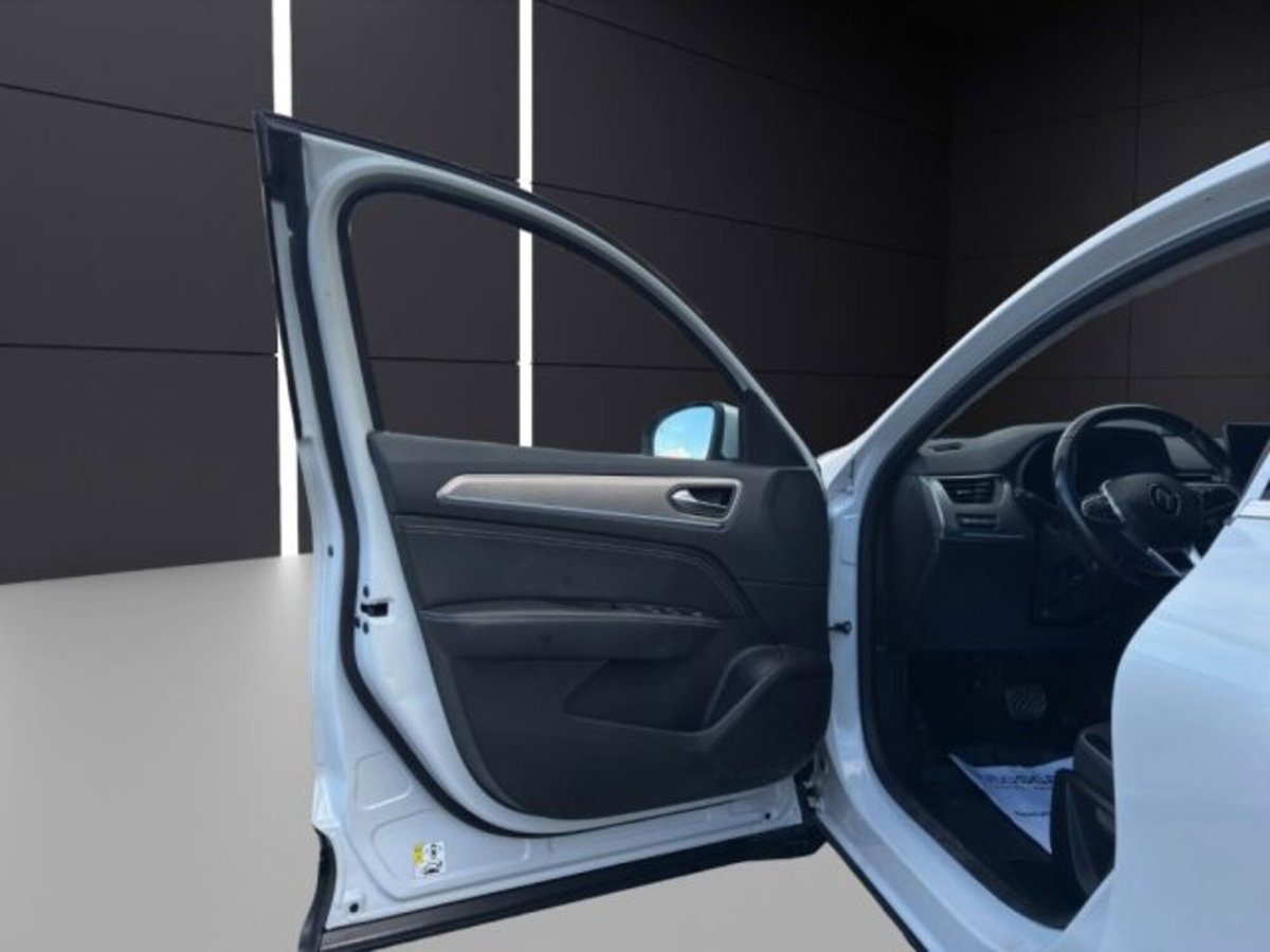 Renault Arkana E-Tech 145 CV Intens (11)