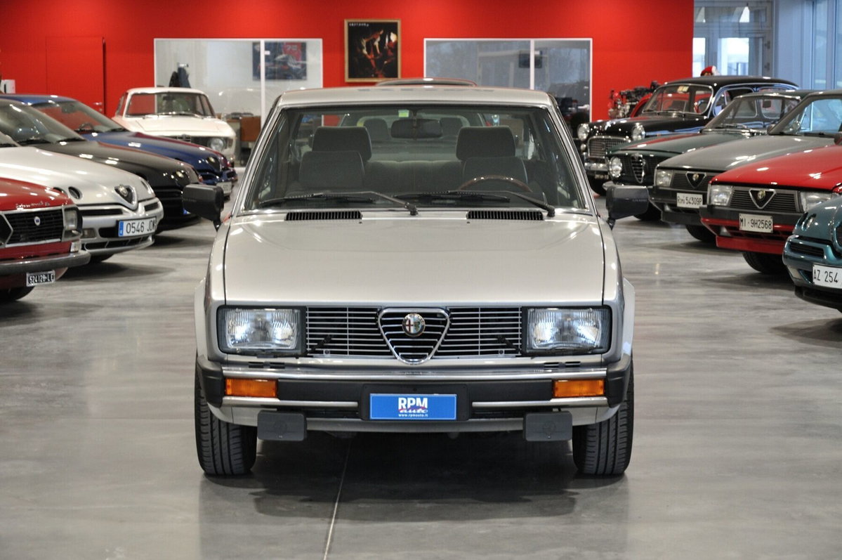 Alfa Romeo Alfetta 2.0i CEM (2)