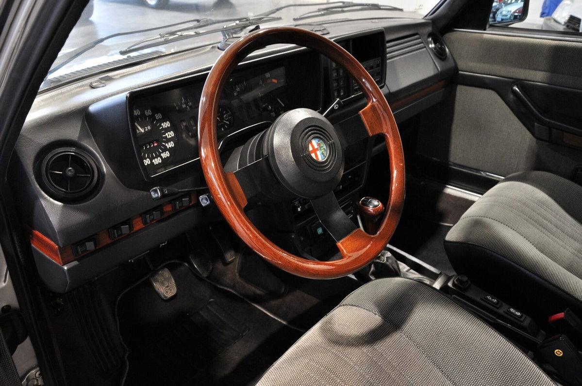 Alfa Romeo Alfetta 2.0i CEM (12)