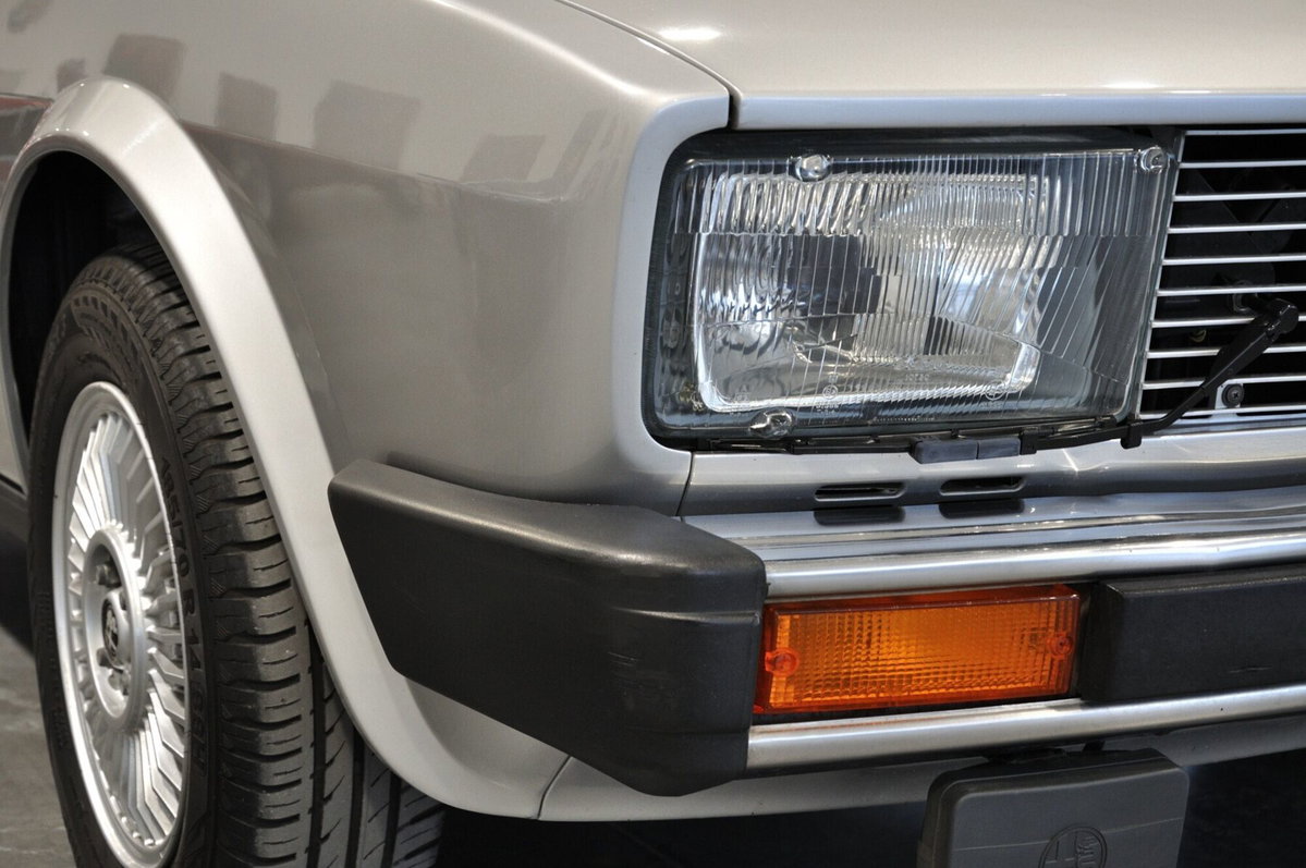 Alfa Romeo Alfetta 2.0i CEM (16)