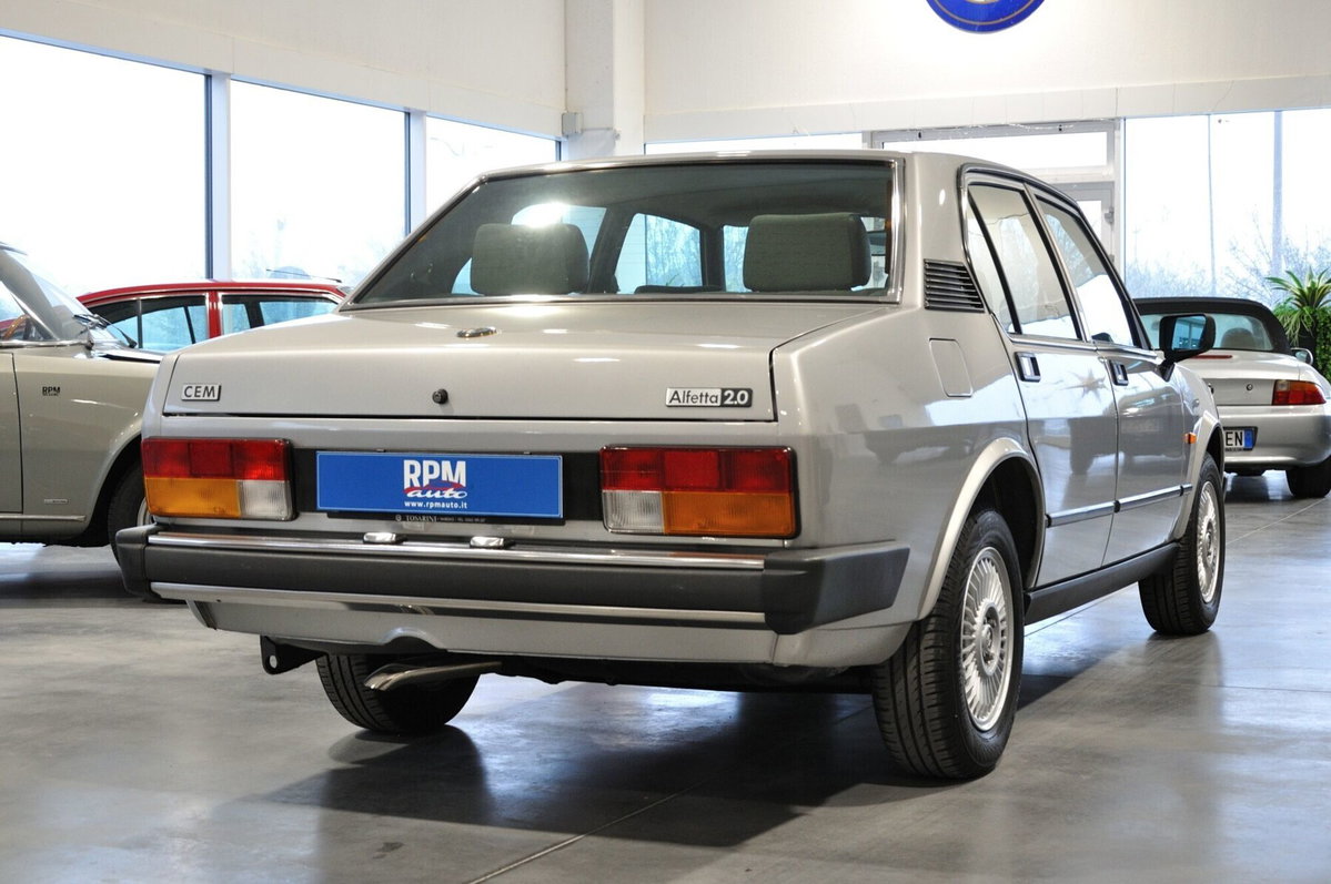 Alfa Romeo Alfetta 2.0i CEM (5)