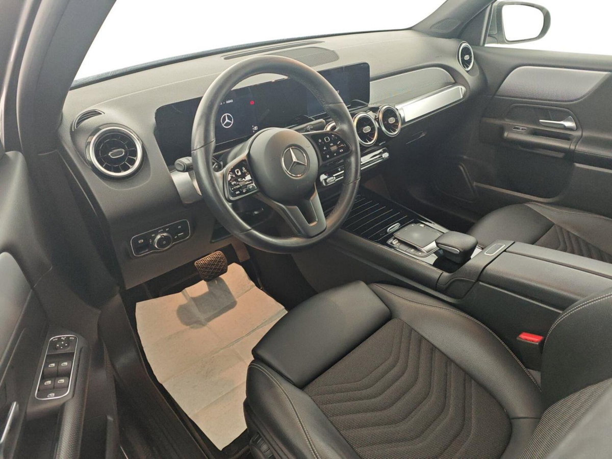 Mercedes-Benz GLB 200 d Automatic 4Matic Sport (8)