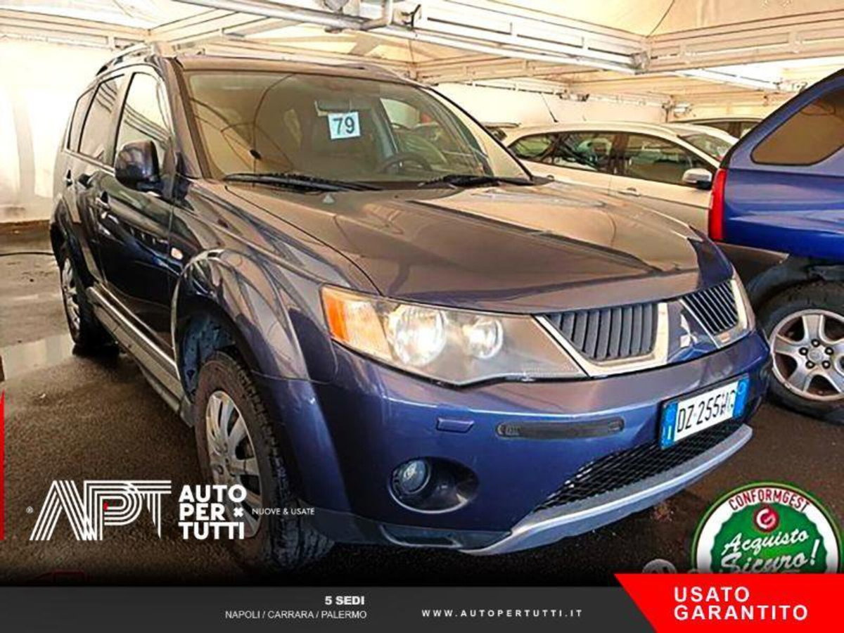 Mitsubishi Outlander 2.0 DI-D Instyle DPF 7p.ti (2)