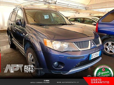 Mitsubishi Outlander 2.0 DI-D Instyle DPF 7p.ti (2)
