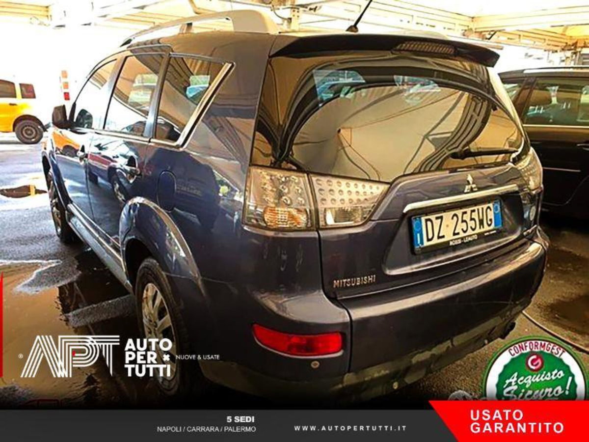 Mitsubishi Outlander 2.0 DI-D Instyle DPF 7p.ti (4)