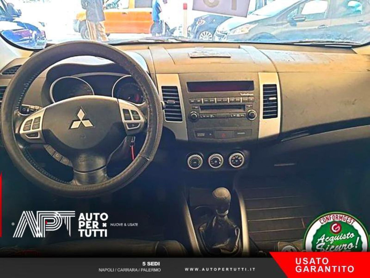 Mitsubishi Outlander 2.0 DI-D Instyle DPF 7p.ti (9)