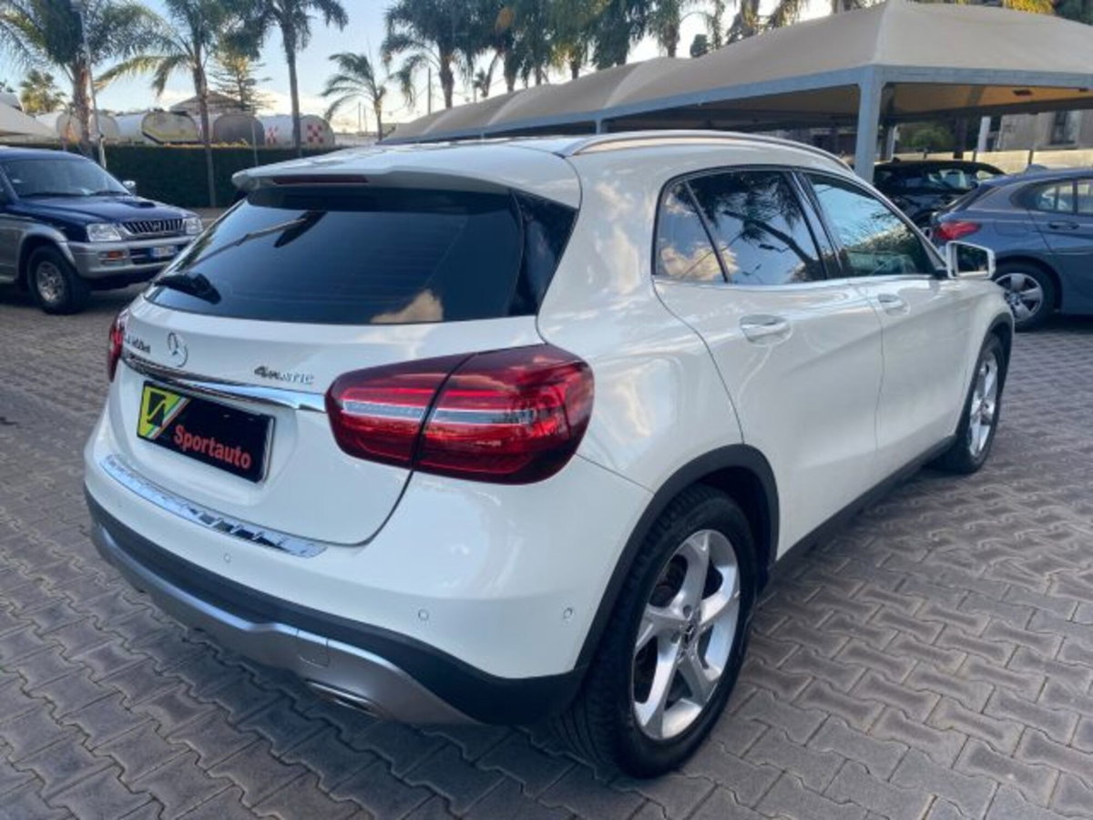Mercedes-Benz GLA SUV 200 d Automatic 4Matic Sport (3)