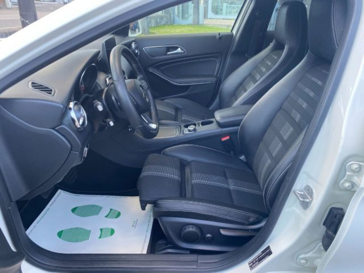 Mercedes-Benz GLA SUV 200 d Automatic 4Matic Sport (6)