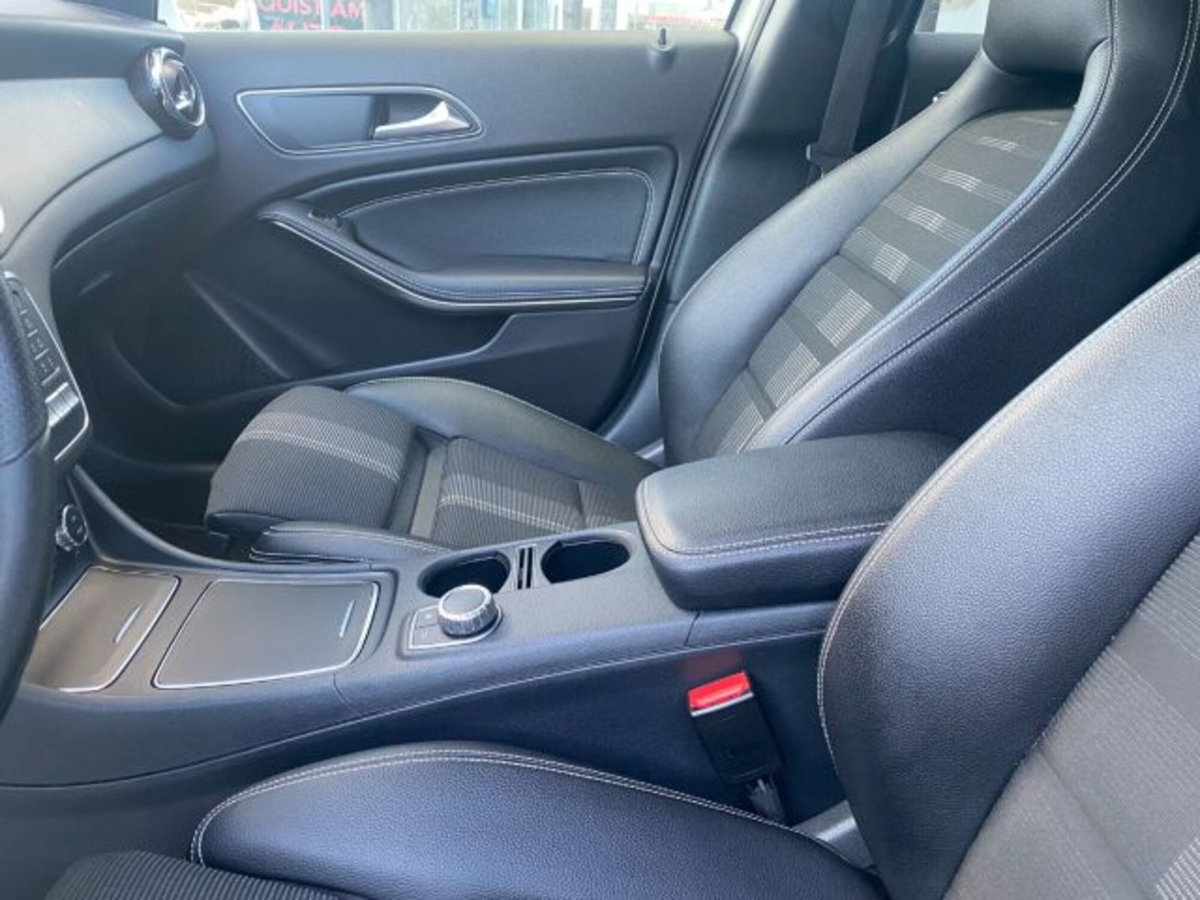 Mercedes-Benz GLA SUV 200 d Automatic 4Matic Sport (7)
