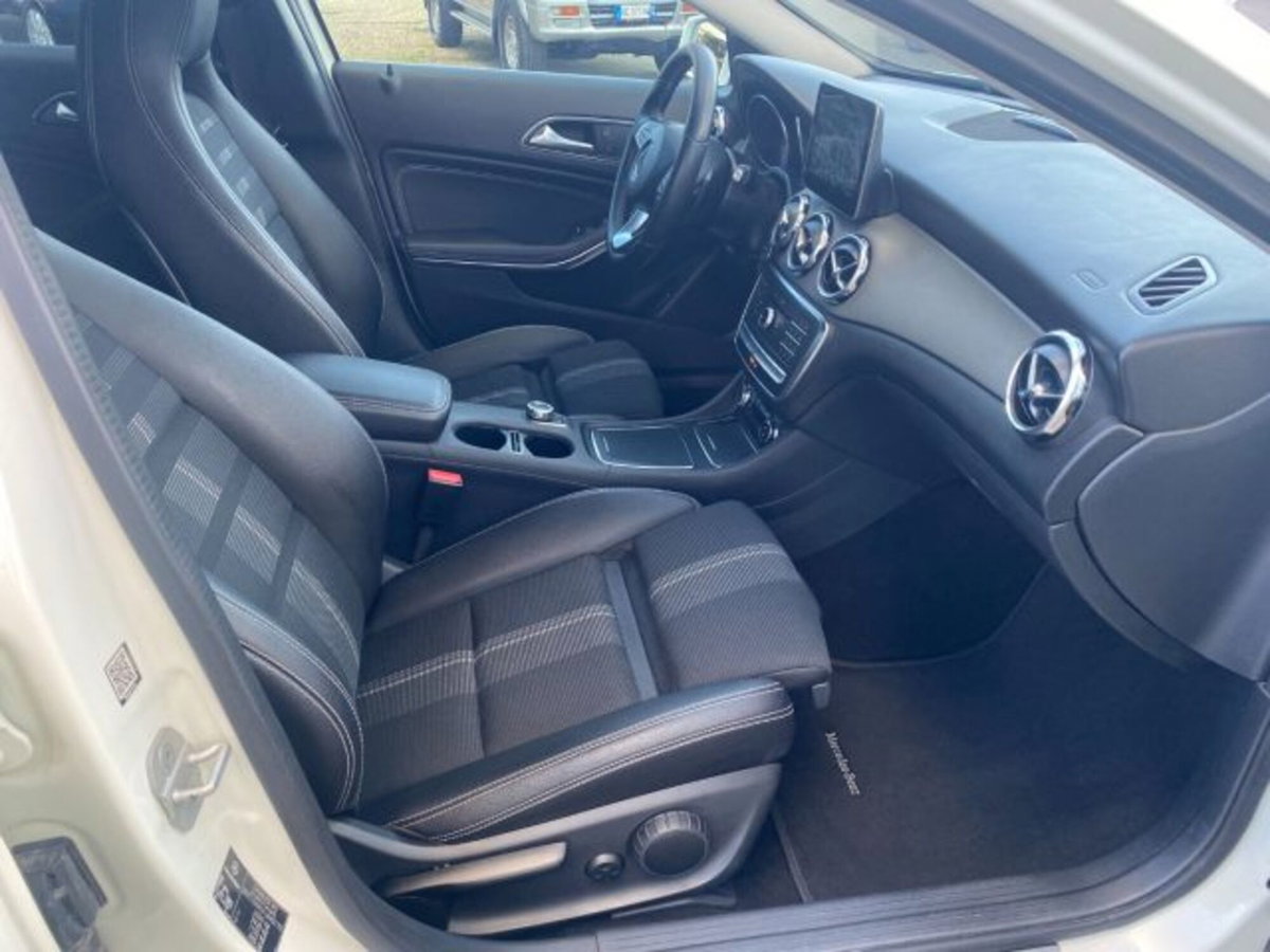 Mercedes-Benz GLA SUV 200 d Automatic 4Matic Sport (8)