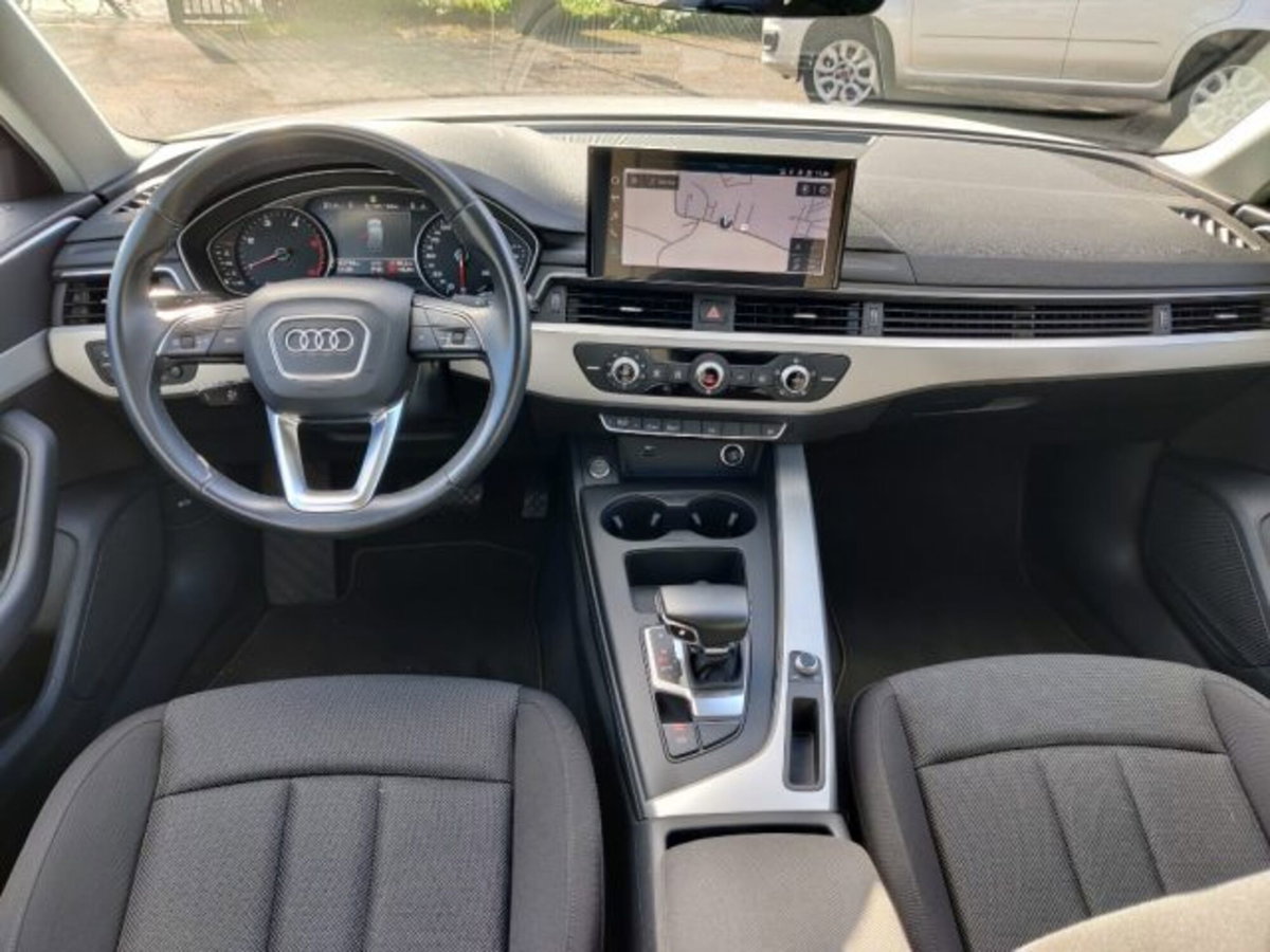 Audi A4 Avant 30 TDI/136 CV S tronic Business Advanced (10)