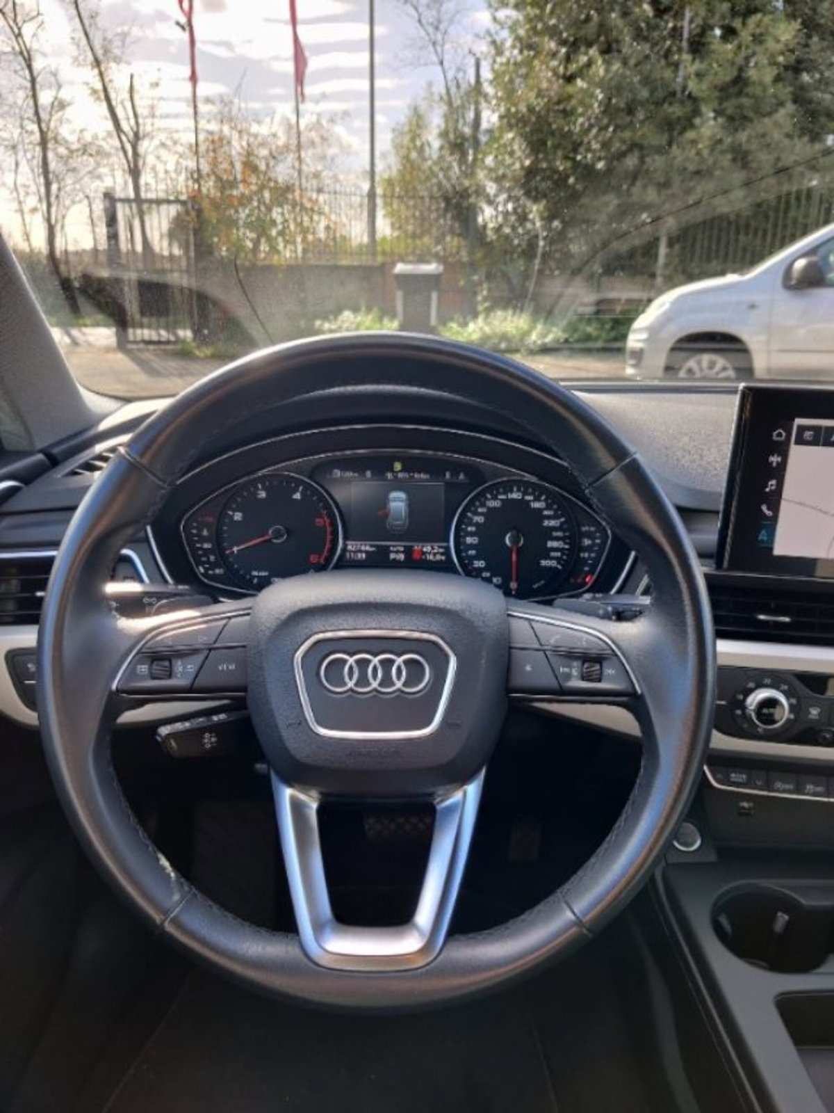 Audi A4 Avant 30 TDI/136 CV S tronic Business Advanced (14)