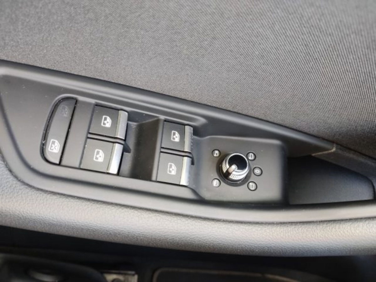 Audi A4 Avant 30 TDI/136 CV S tronic Business Advanced (15)