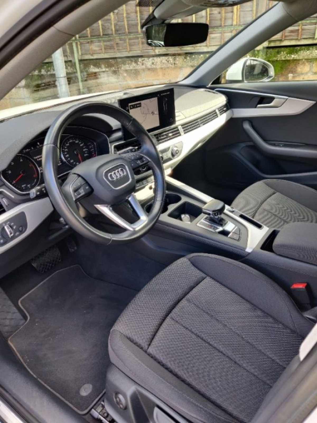 Audi A4 Avant 30 TDI/136 CV S tronic Business Advanced (20)