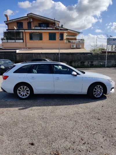 Audi A4 Avant 30 TDI/136 CV S tronic Business Advanced (5)