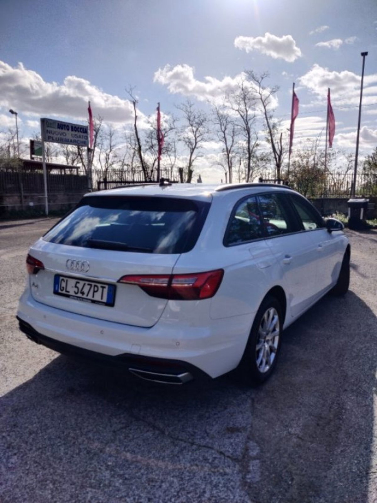 Audi A4 Avant 30 TDI/136 CV S tronic Business Advanced (9)