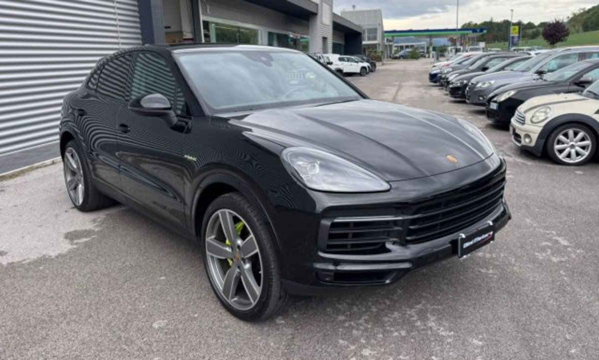 Porsche Cayenne Coupé 3.0 V6 (2)