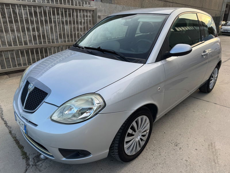 Lancia Ypsilon 1.4 Oro Bianco
