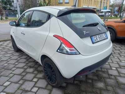 lancia ypsilon 1.0 firefly 5 porte s&s hybrid silver plus