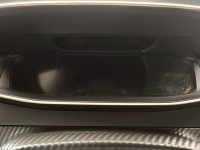 Peugeot 2008 motore elettrico 136 CV GT Pack (7)