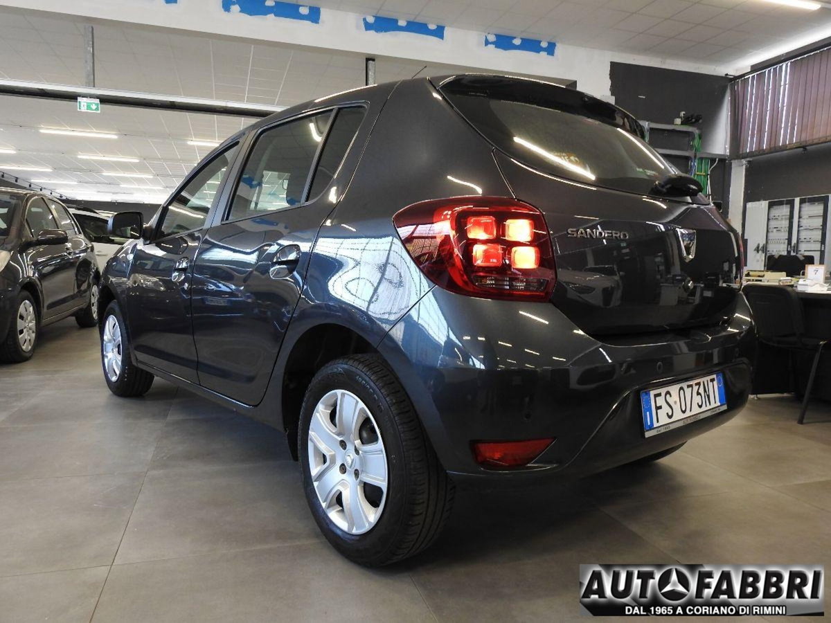 Dacia Sandero 1.0 SCe 12V 75CV (4)