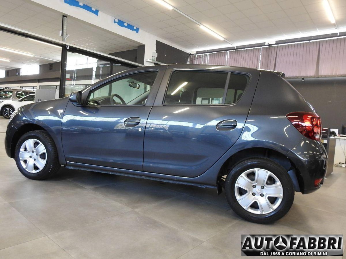 Dacia Sandero 1.0 SCe 12V 75CV (5)