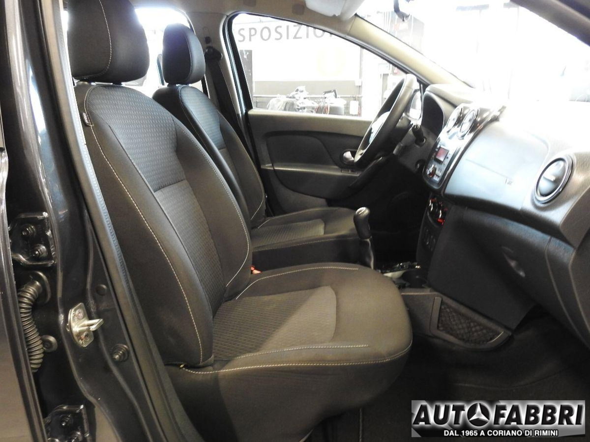 Dacia Sandero 1.0 SCe 12V 75CV (9)