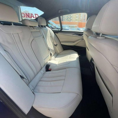 BMW Serie 5 520d Msport (9)