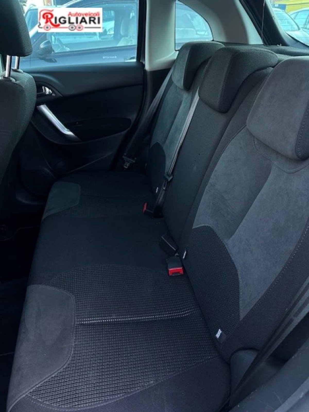 Citroen C3 1.4 Exclusive Style (9)