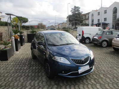 Lancia Ypsilon 1.0 FireFly 5 porte S&S Hybrid Alberta Ferretti usata