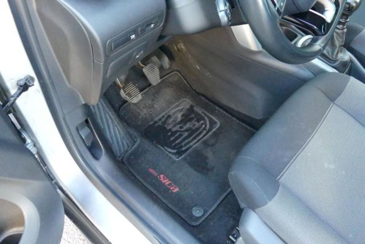 Citroen C3 Aircross BlueHDi 110 S&S Shine Pack (18)
