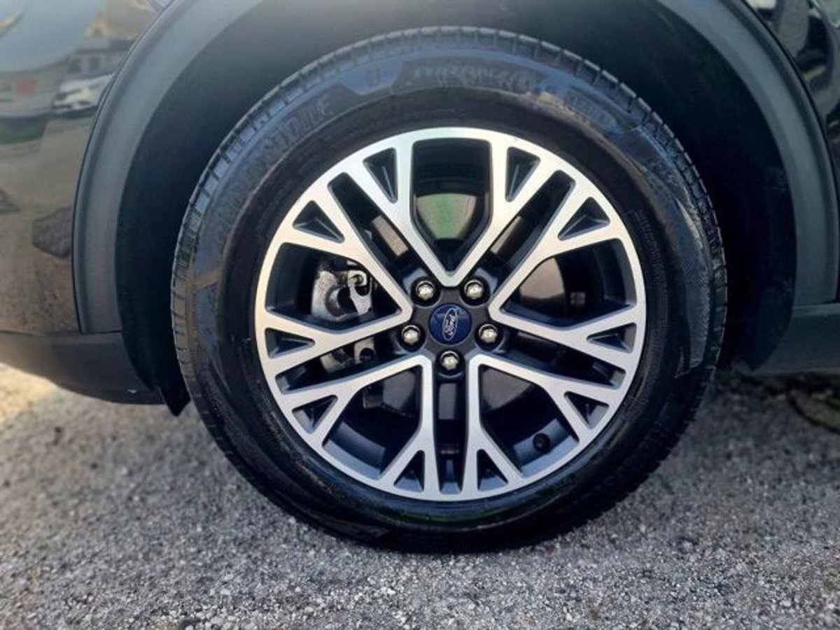 Ford Kuga 2.5 Plug In Hybrid 225 CV CVT 2WD Titanium (11)