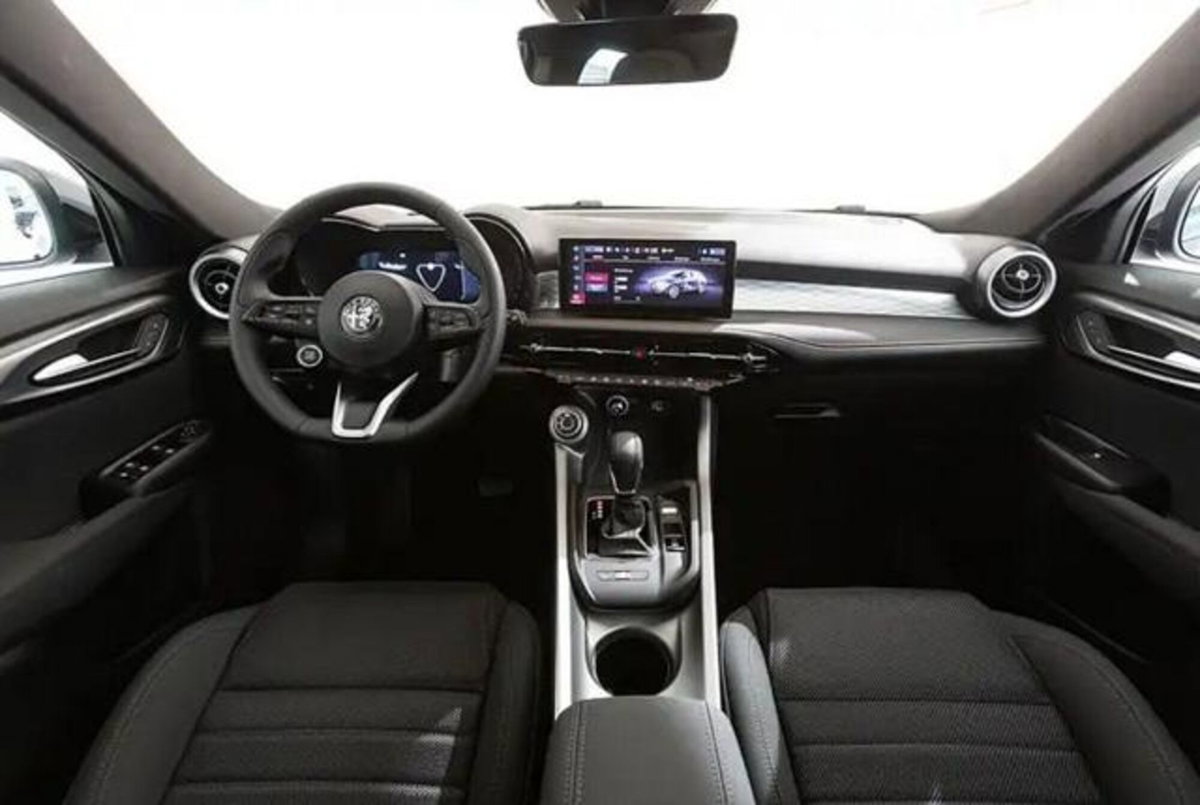 Alfa Romeo Tonale 1.5 hybrid Sprint 130cv tct7 (4)
