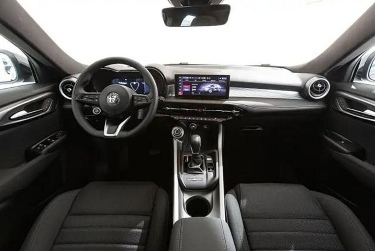 Alfa Romeo Tonale 1.5 hybrid Sprint 130cv tct7 (4)