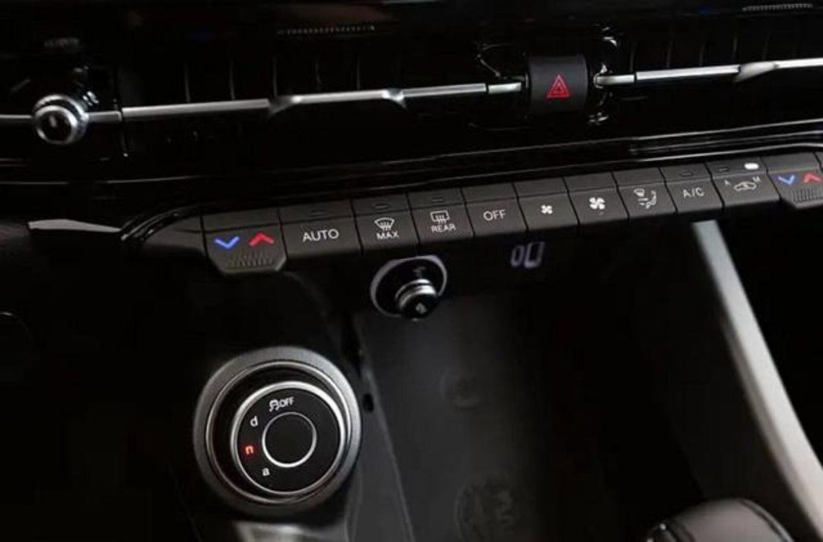 Alfa Romeo Tonale 1.5 hybrid Sprint 130cv tct7 (6)