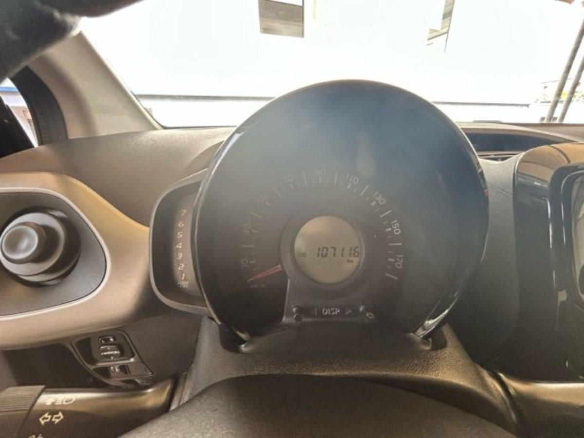 Peugeot 108 82 5 porte Allure (2)