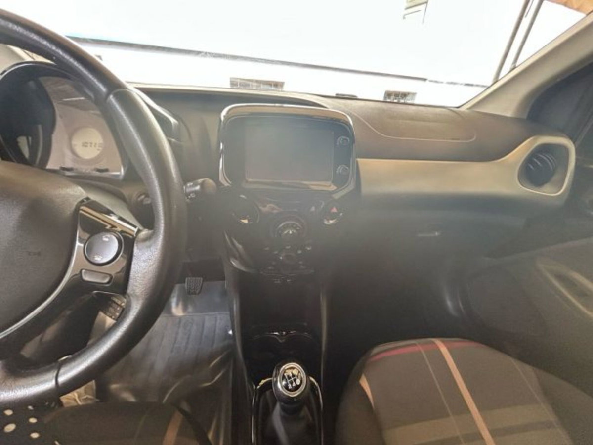 Peugeot 108 82 5 porte Allure (3)