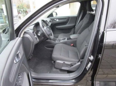 Volvo XC40 B3 automatico Essential (10)