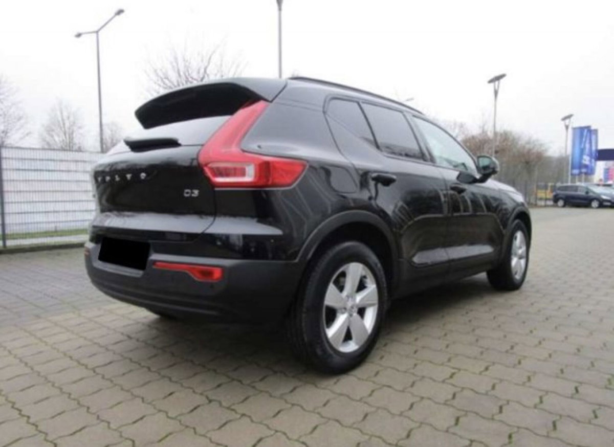 Volvo XC40 B3 automatico Essential (3)